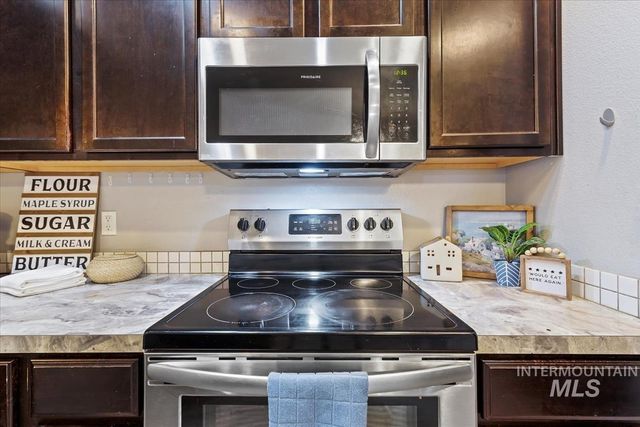 1790 SW Levant Way, Mountain Home, ID 83647