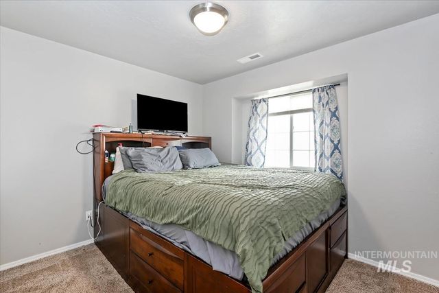 1790 SW Levant Way, Mountain Home, ID 83647