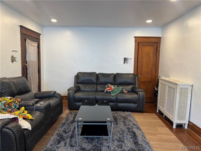 28 Shoreham Parkway, Buffalo, NY 14216