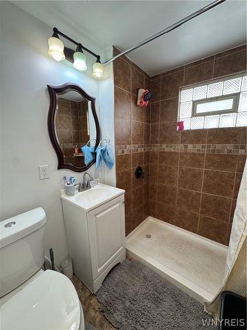 28 Shoreham Parkway, Buffalo, NY 14216