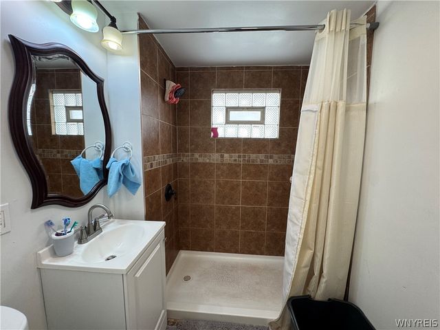 28 Shoreham Parkway, Buffalo, NY 14216