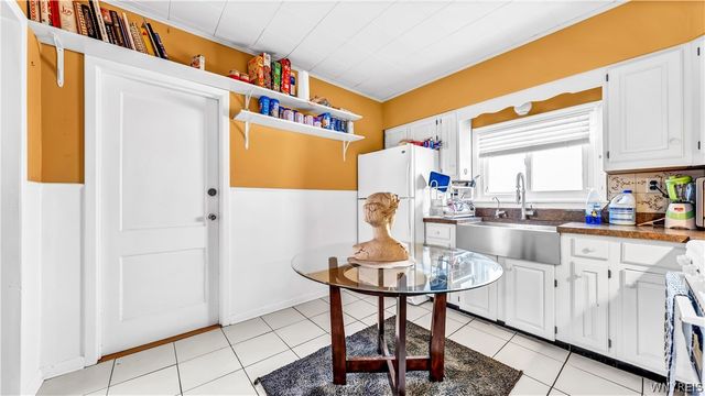 28 Shoreham Parkway, Buffalo, NY 14216