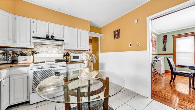 28 Shoreham Parkway, Buffalo, NY 14216