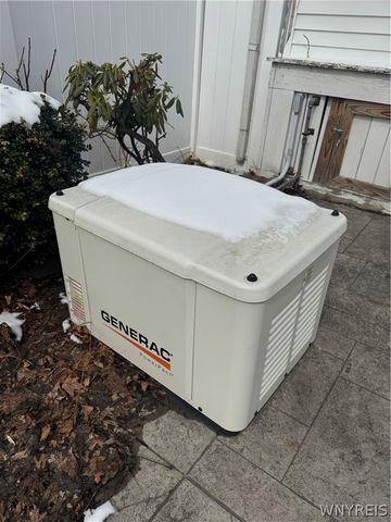 28 Shoreham Parkway, Buffalo, NY 14216