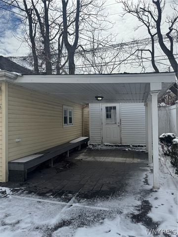 28 Shoreham Parkway, Buffalo, NY 14216