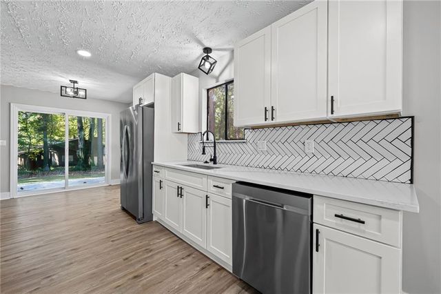 255 Avalon Way, Riverdale, GA 30274