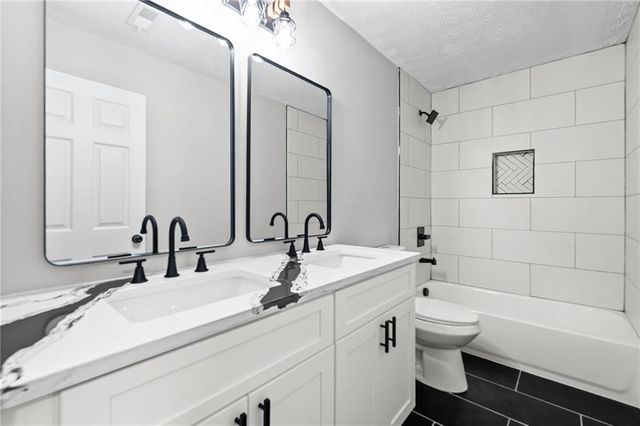 255 Avalon Way, Riverdale, GA 30274