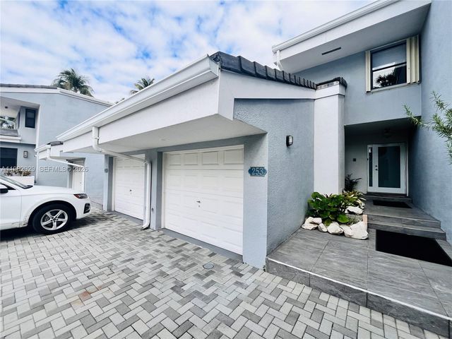 253 Poinciana Dr 603, Sunny Isles Beach, FL 33160