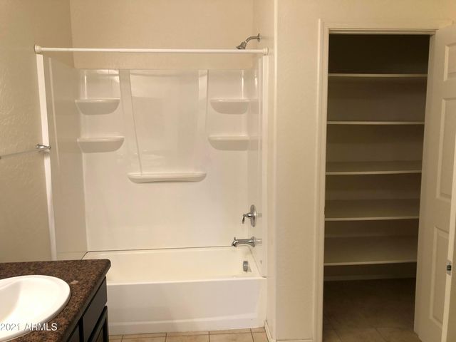 8457 N 61st Lane, Glendale, AZ 85302