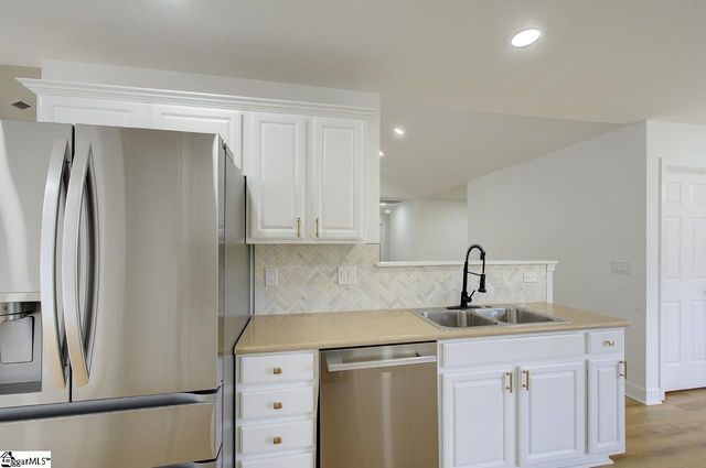 4 Judges Lane, Greer, SC 29651