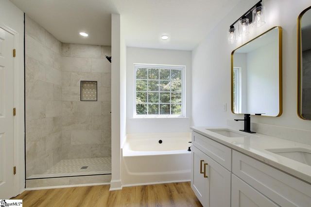 4 Judges Lane, Greer, SC 29651