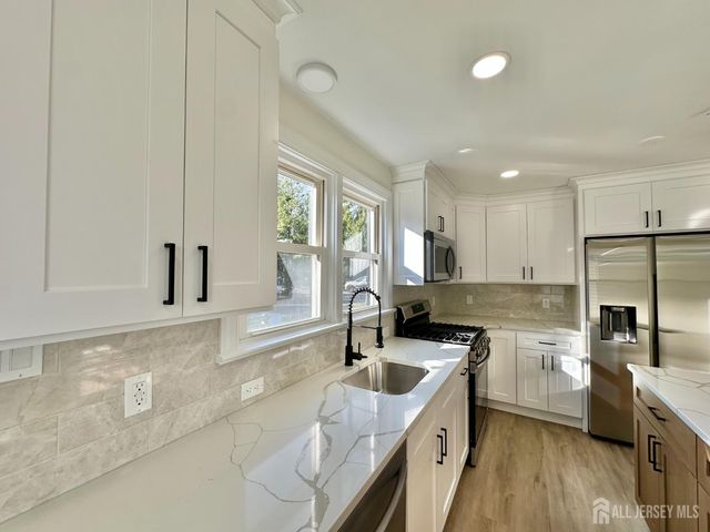 81 Cleveland Avenue, Milltown, NJ 08850