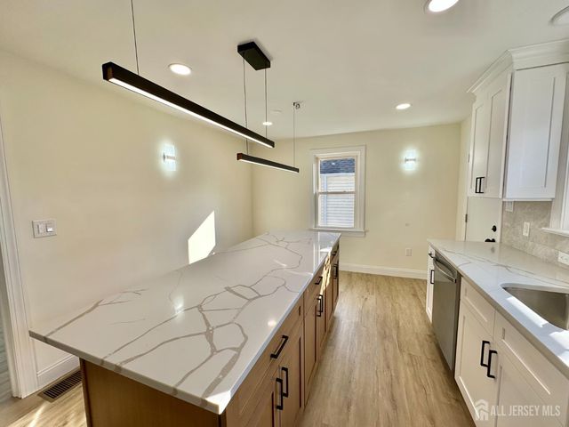 81 Cleveland Avenue, Milltown, NJ 08850