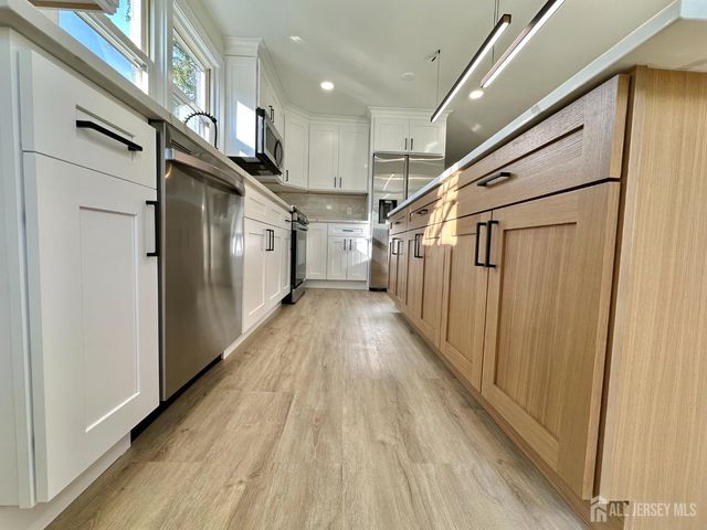 81 Cleveland Avenue, Milltown, NJ 08850