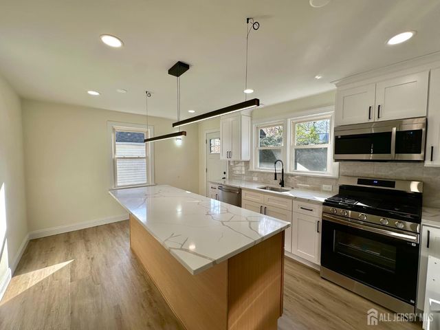 81 Cleveland Avenue, Milltown, NJ 08850
