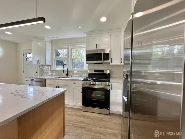 81 Cleveland Avenue, Milltown, NJ 08850