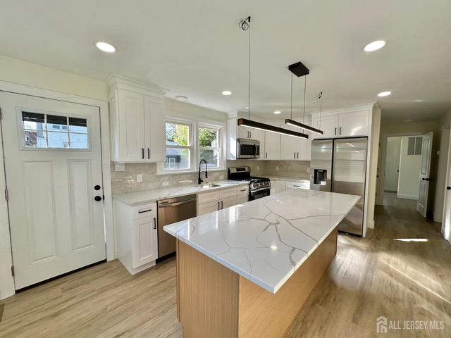 81 Cleveland Avenue, Milltown, NJ 08850