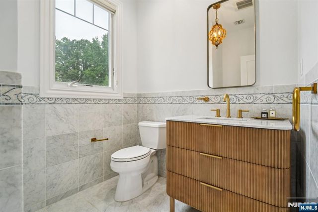 41 Sunset Road, Demarest, NJ 07627