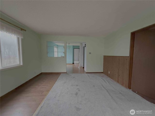 425 Sunnyhill Road W, Bremerton, WA 98312