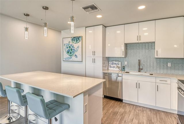 1709 N TAMIAMI TRAIL 221, Sarasota, FL 34234