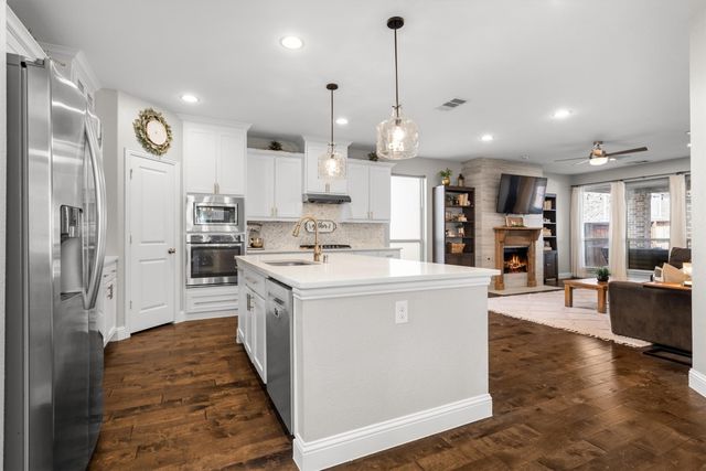 910 Kirby Drive, Argyle, TX 76226