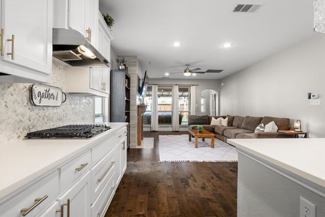 910 Kirby Drive, Argyle, TX 76226