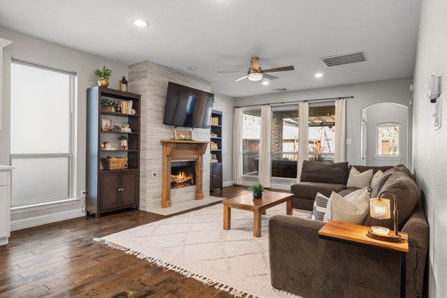 910 Kirby Drive, Argyle, TX 76226