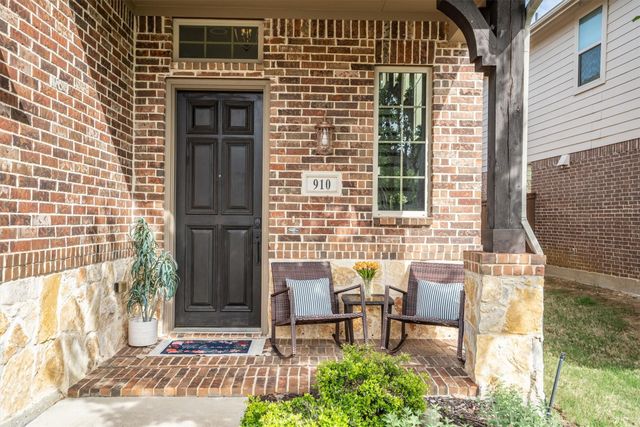 910 Kirby Drive, Argyle, TX 76226