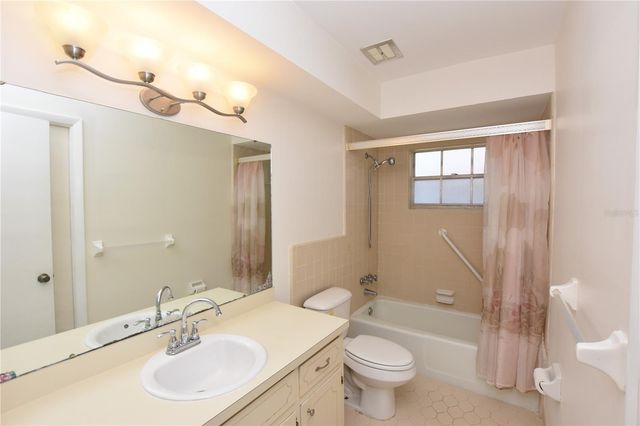 204 CHAUCER LANE, Winter Haven, FL 33884