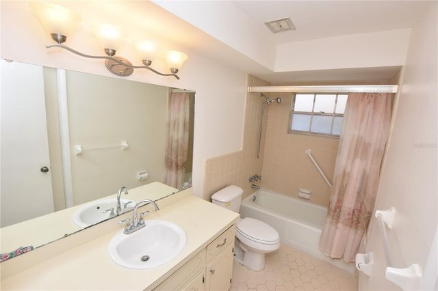 204 CHAUCER LANE, Winter Haven, FL 33884
