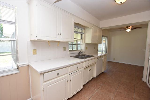 204 CHAUCER LANE, Winter Haven, FL 33884