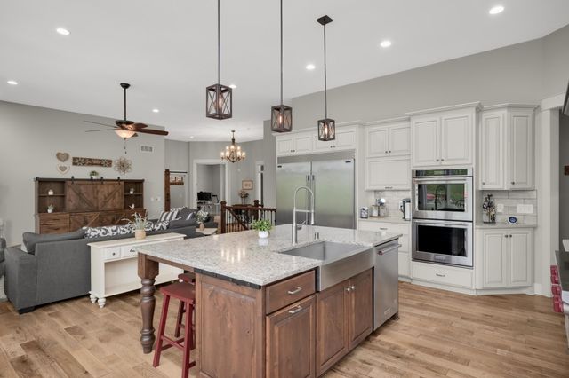 8662 240th Street E, Lakeville, MN 55044
