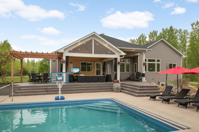 8662 240th Street E, Lakeville, MN 55044