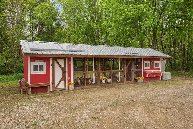 8662 240th Street E, Lakeville, MN 55044