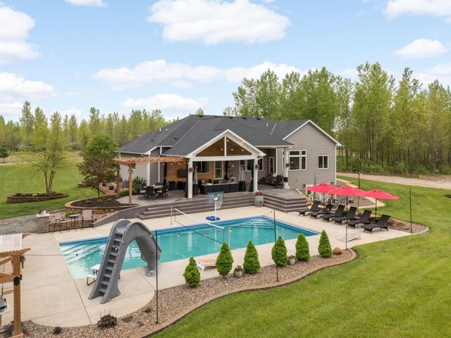 8662 240th Street E, Lakeville, MN 55044