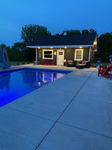 8662 240th Street E, Lakeville, MN 55044