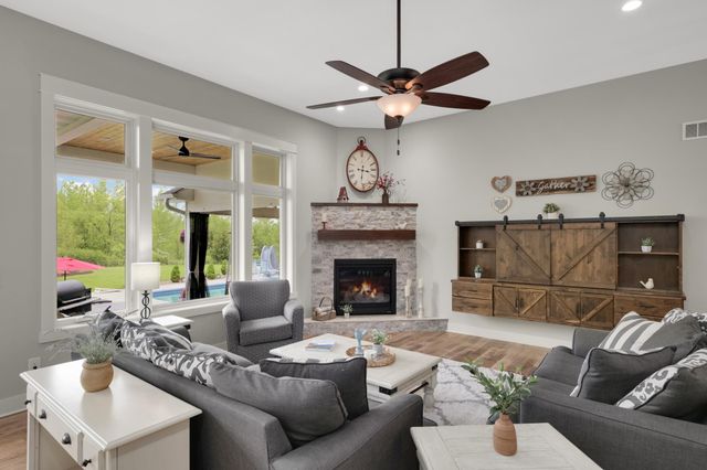8662 240th Street E, Lakeville, MN 55044