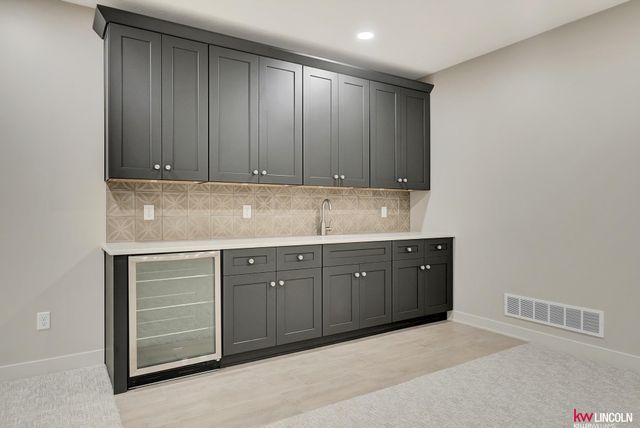 9444 S 87th Street, Lincoln, NE 68526