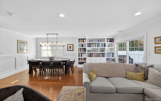 211 Barton Avenue, Melville, NY 11747