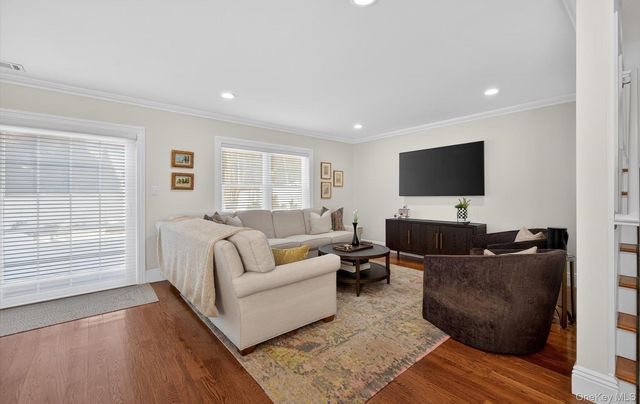 211 Barton Avenue, Melville, NY 11747