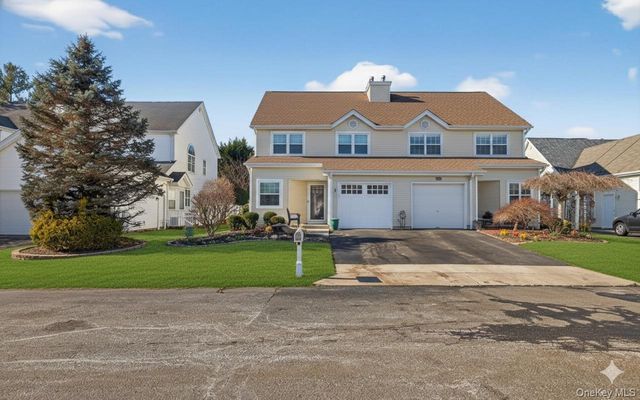 211 Barton Avenue, Melville, NY 11747