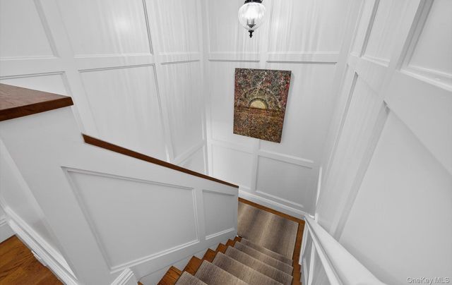 211 Barton Avenue, Melville, NY 11747