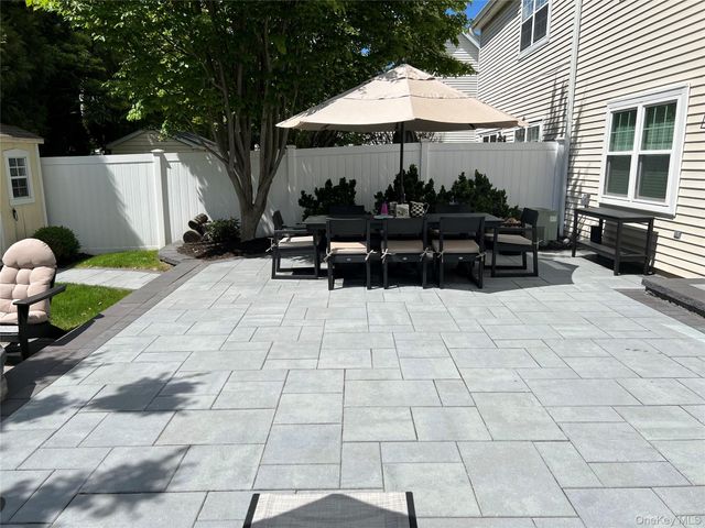 211 Barton Avenue, Melville, NY 11747