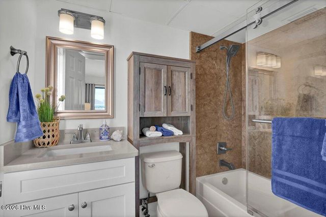 1518 Lake Park Boulevard S 3d, Carolina Beach, NC 28428