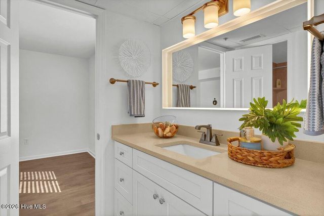 1518 Lake Park Boulevard S 3d, Carolina Beach, NC 28428