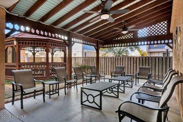 1518 Lake Park Boulevard S 3d, Carolina Beach, NC 28428