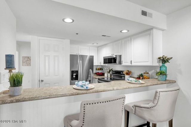 1518 Lake Park Boulevard S 3d, Carolina Beach, NC 28428