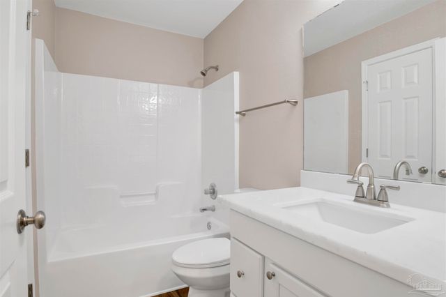 2388 Trailwood Dr, Cantonment, FL 32533