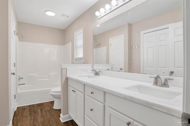 2388 Trailwood Dr, Cantonment, FL 32533