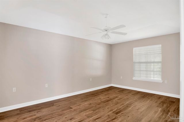 2388 Trailwood Dr, Cantonment, FL 32533